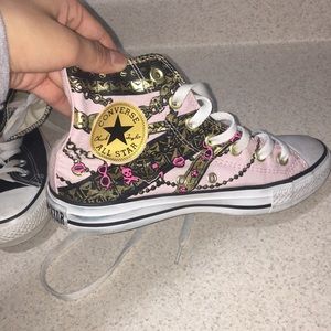 Pink rare converse